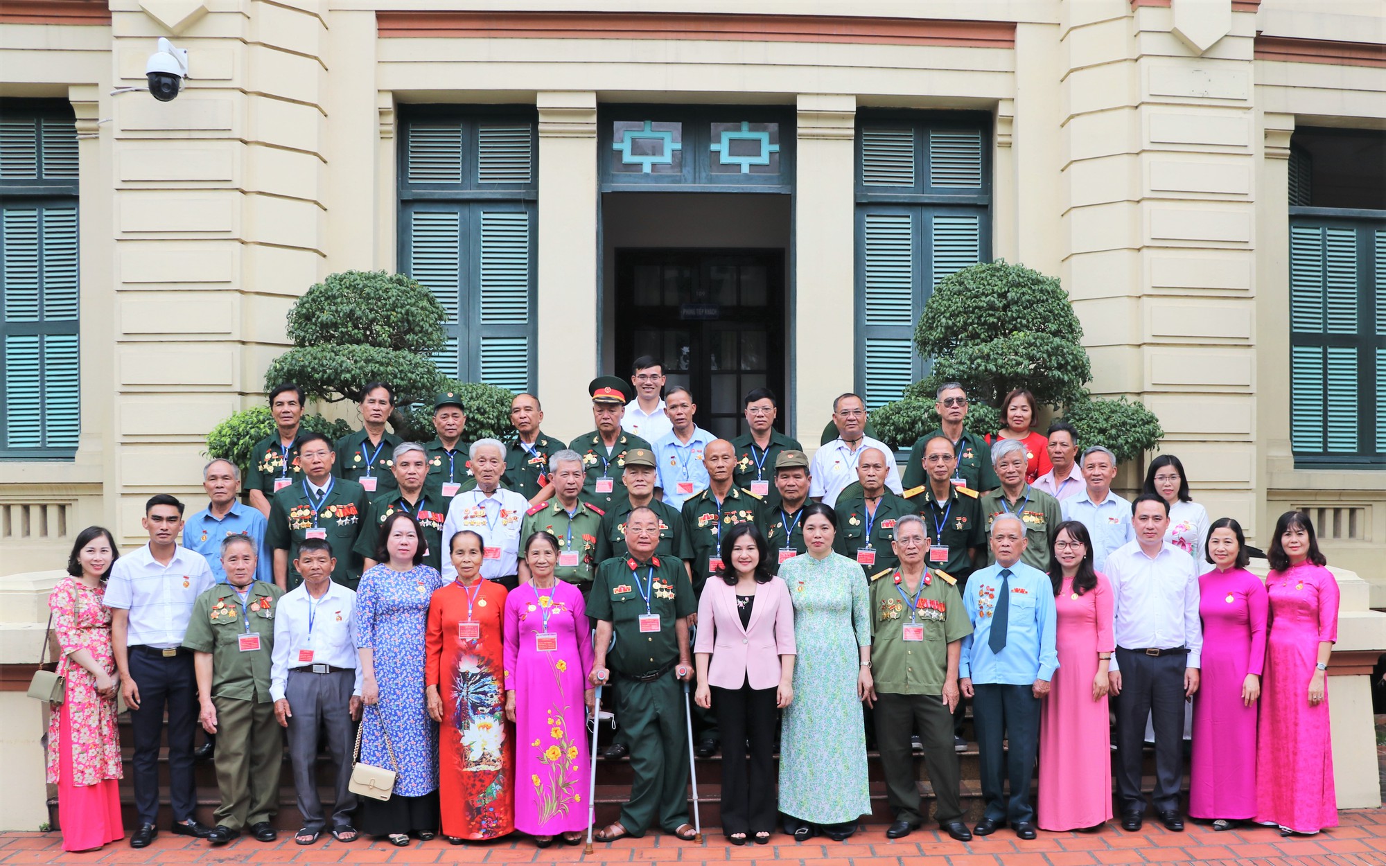Thứ trưởng Nguyễn Thị Hà gặp mặt Đoàn đại biểu người có công tỉnh Nghệ An và Đắk Lắk - Ảnh 3.